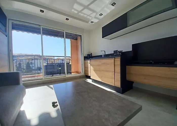 Cap'nomad Cote - Balcon - Piscine - Parking Apartament