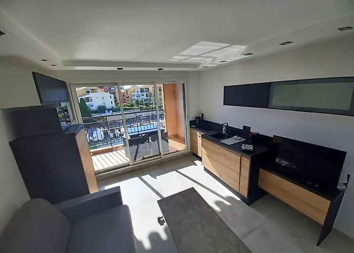 Cap'nomad Cote - Balcon - Piscine - Parking *